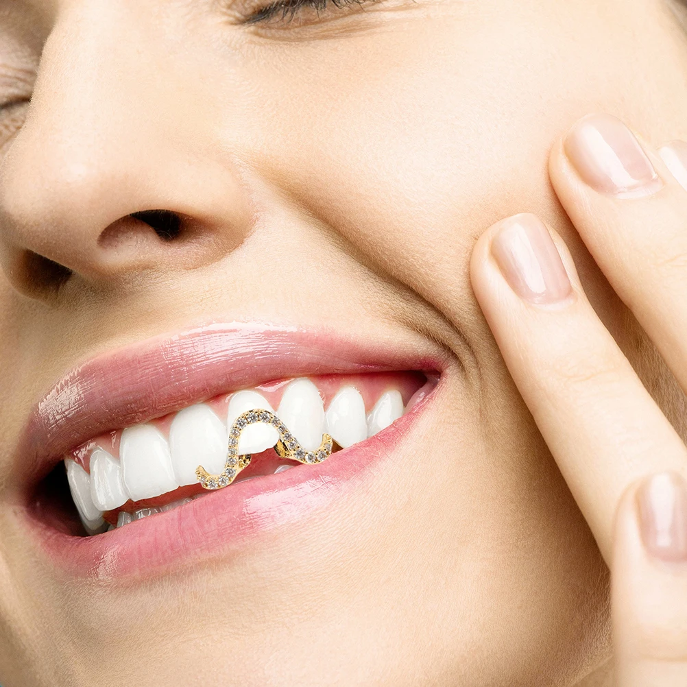 

2pcs Golden Grills Teeth Zircon Glossy Fake Tooth Caps Mouth Jewelry Dress Prom Braces Hip Hop Costume Party Wedding Waveshape