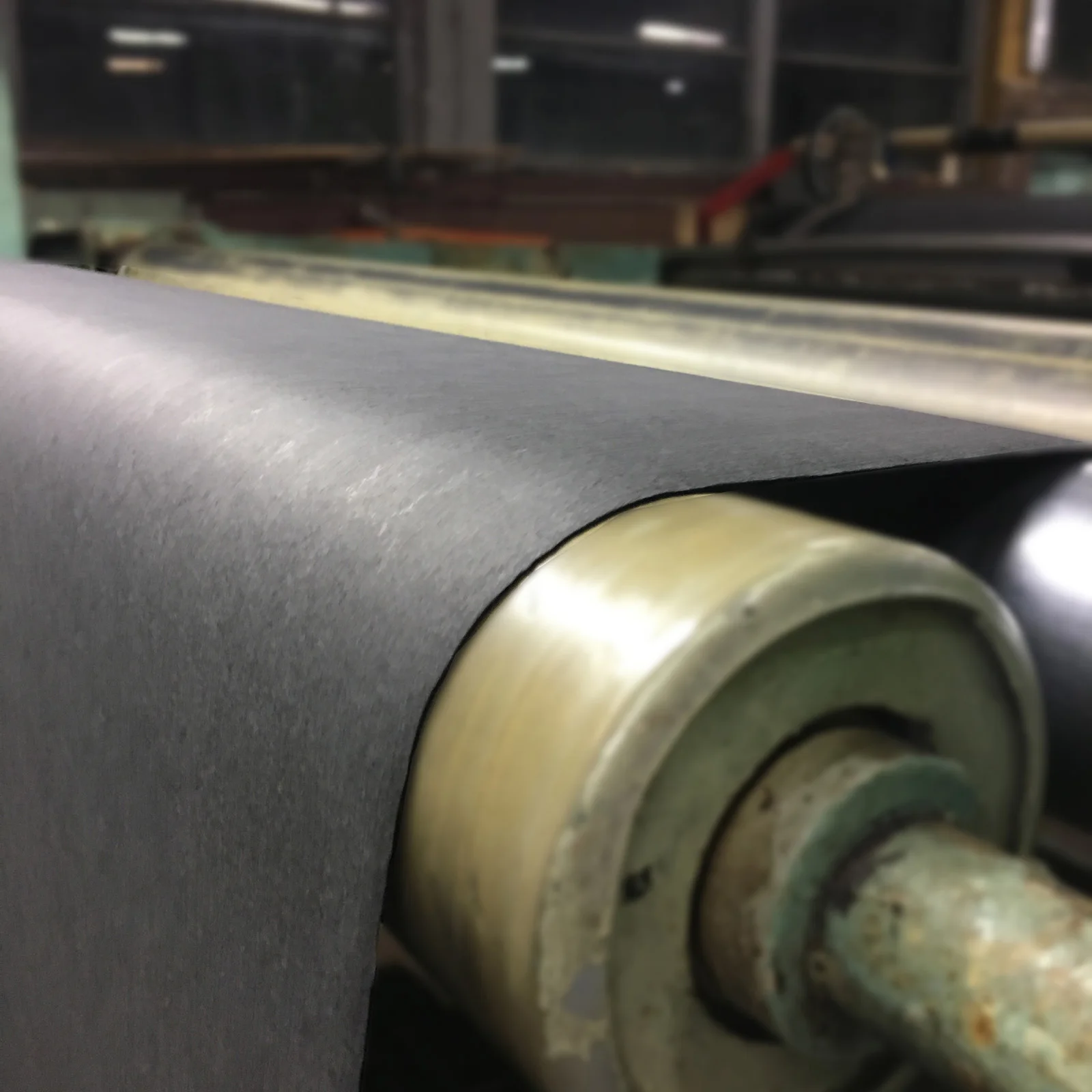 Rotoli di fogli di gomma Neoprene 1/8 "T x 2.36" W x 236.22 "L strisce di gomma solida per guarnizioni fai da te imbottitura di tenuta ridurre il tappetino vibrante