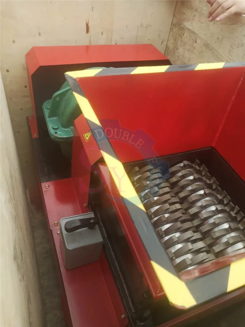 Industrial small multifunction waste wood old paint bucket scrap metal pulverizer/double shaft paper shredder recycling machine