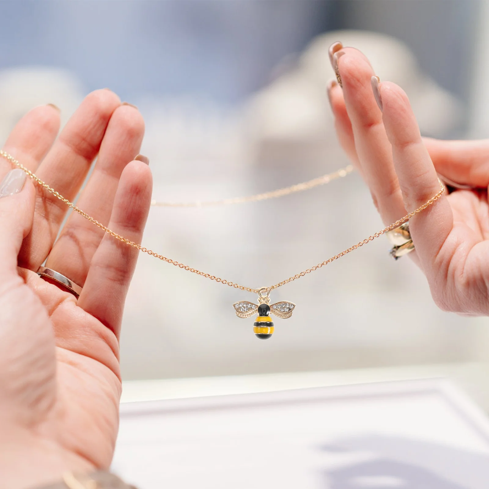 

20Pcs Bee Charms Alloy Pendants Creative Small Bee Shape for DIY Jewelry Making Necklace Bracelet Earrings Alloy Pendants