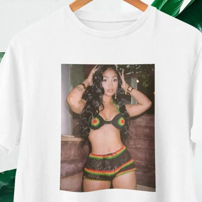 

Футболка Shenseea Photo Chinsea Linda Lee Shen Yeng Mer