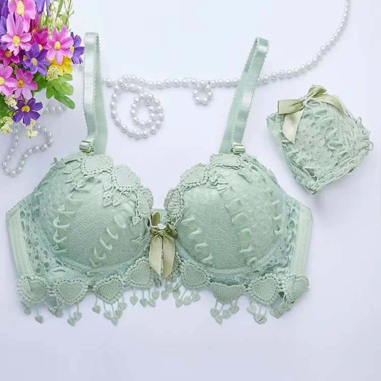 Gathering bra set with heart-shaped rocking embroidery and steel rims, sexy girl lace bra