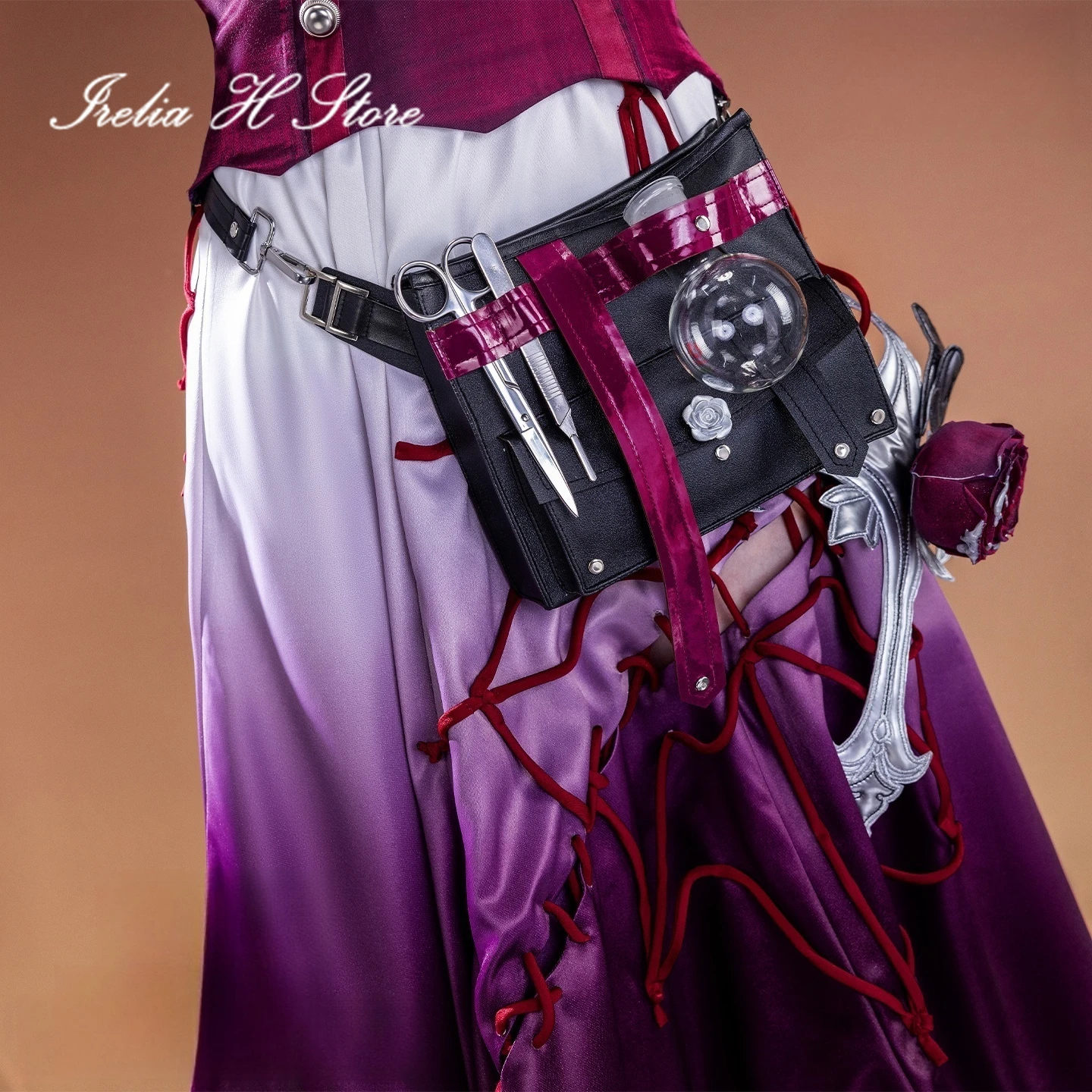 ชุดคอสเพลย์เอ็มมี่ ไดเออร์ หมอจากอนิเมะ Identity V ของไอเรเลีย เอช ชุดเดรสเอ็มมี่ ผู้รอดชีวิต สำหรับฮาโลวีน