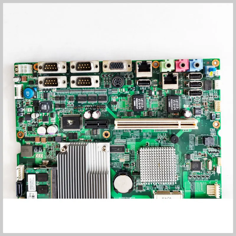 ADVANTECH PCM-8201 REV.A1 اللوحة الأم للتحكم الصناعي 19AK820101 وحدة المعالجة المركزية اختبار اللوحة الأم الطبية