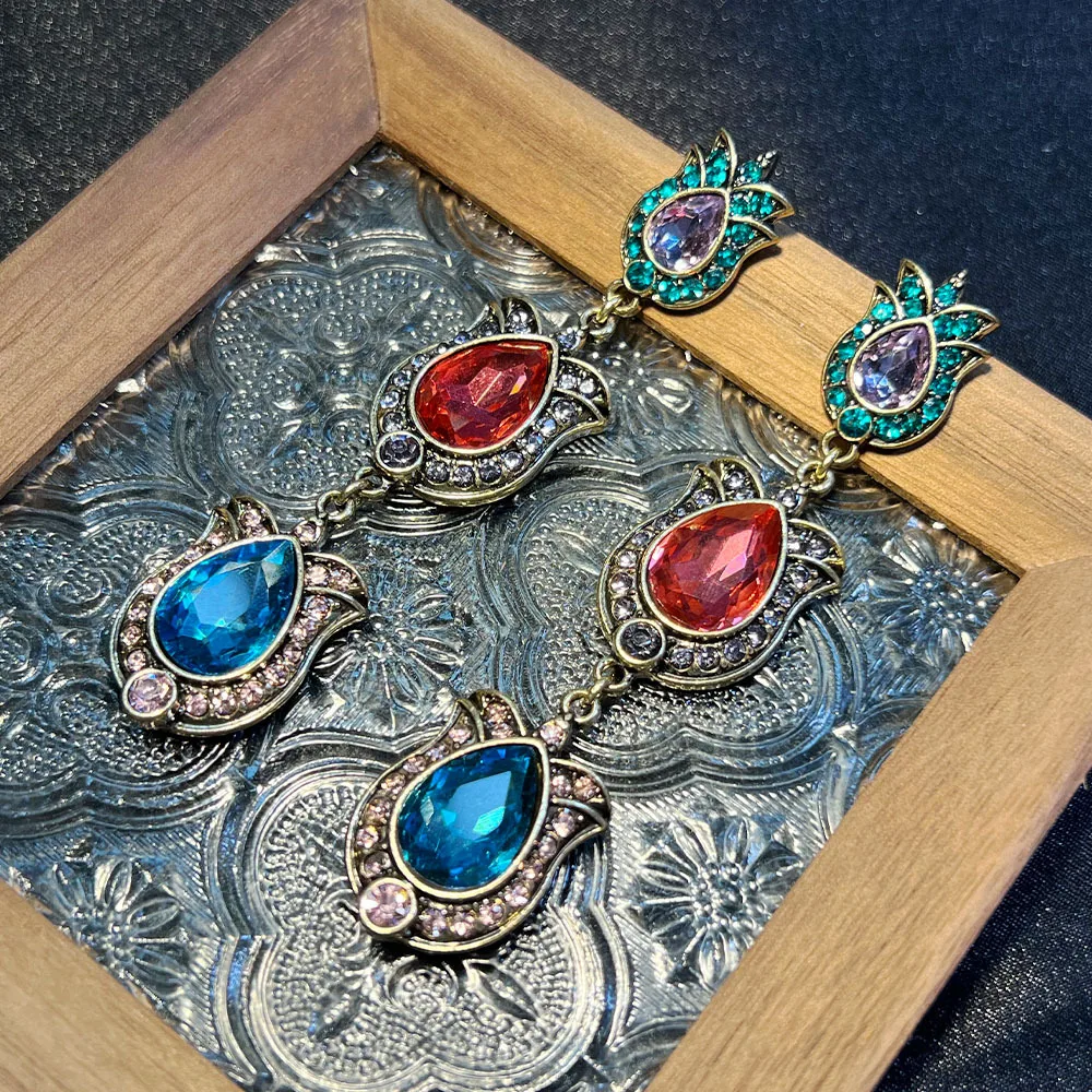 DIY accessories French vintage high-end retro colored zircon earrings, heavy industry light luxury medieval marked earrings whol