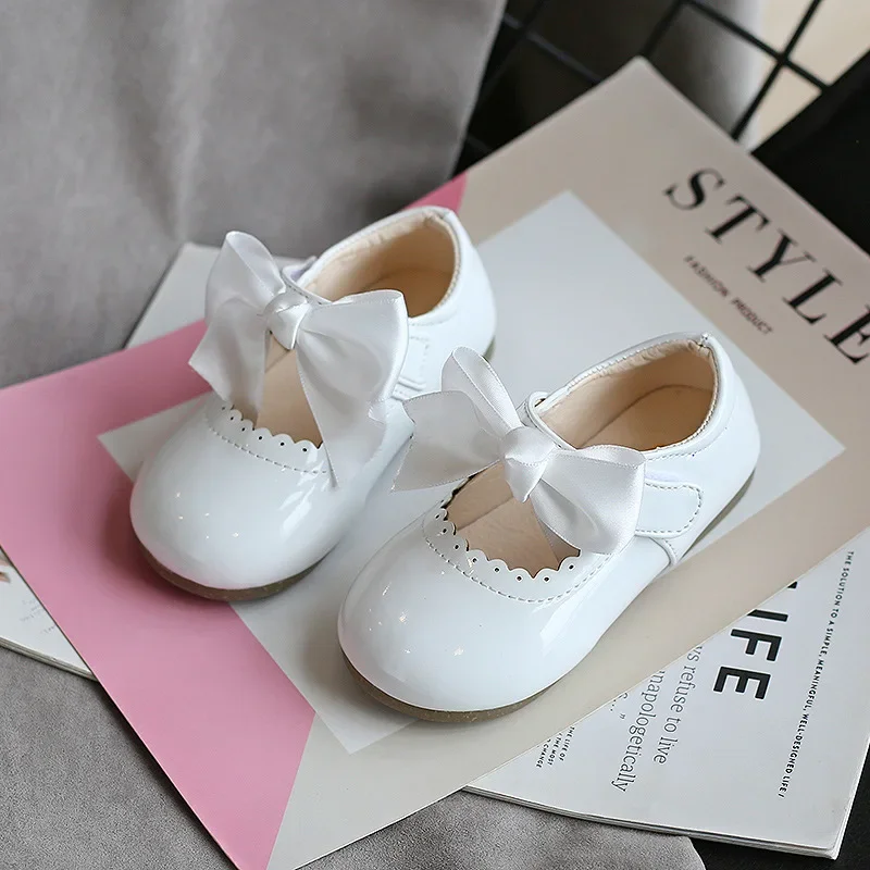 Chaussures de princesse en cuir verni pour bébés filles, chaussures de printemps et d'automne, nœud mignon, document solide, chaussures pour enfants, premiers marcheurs