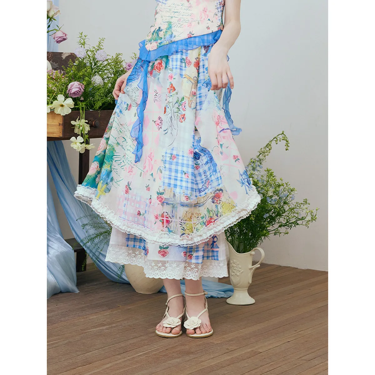 

Summer Chic Honeycomb Lace Trim Sweetheart Tiered Printed Midi Skirt