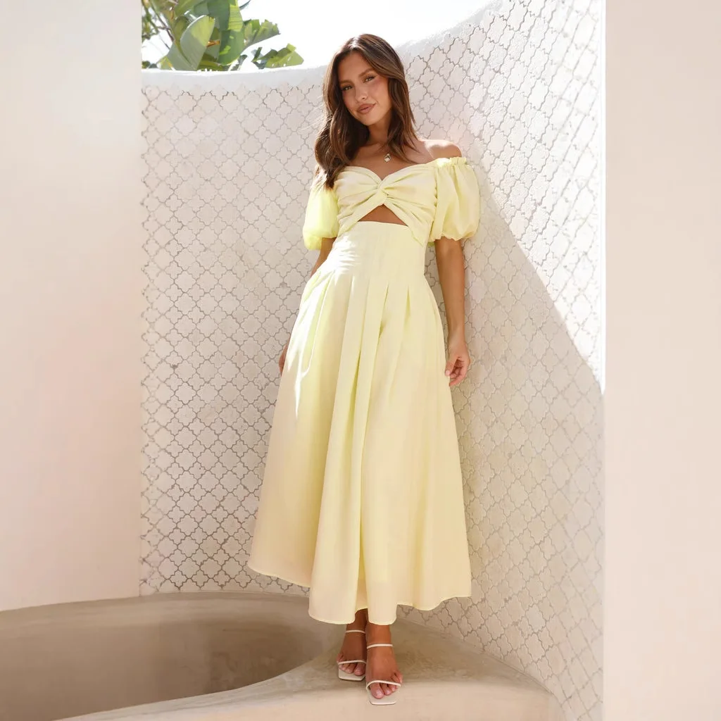 2025 Wiosna/lato Sexy Slim Fit Sexy Hollow Out Sukienka damska High-end Feeling Slim Fit Backless Vacation Style Mid Length Dress