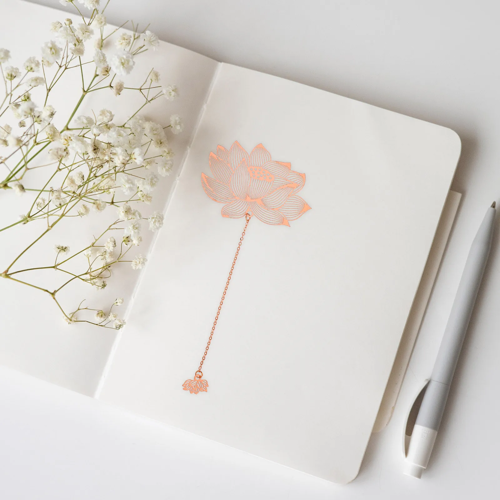 Креативная металлическая закладка в виде лотоса