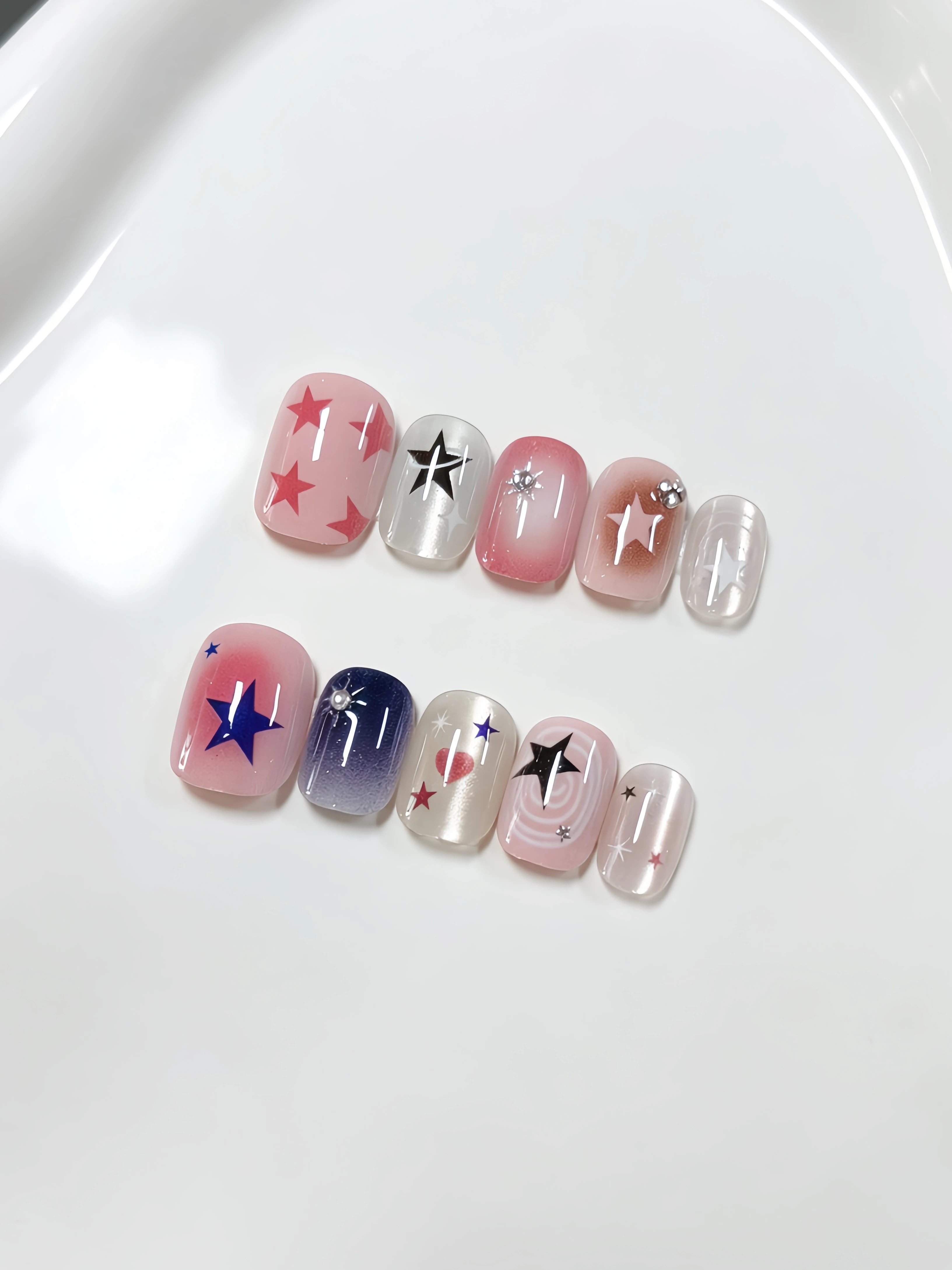 10-Piece Set Y2K Pink and Blue Gradient Star Press-On Nails, Short Square Round Millennium Style Hand-Painted Five-Pointed Star Heart Sweet Cool Handmade Fake Nail Stickers
