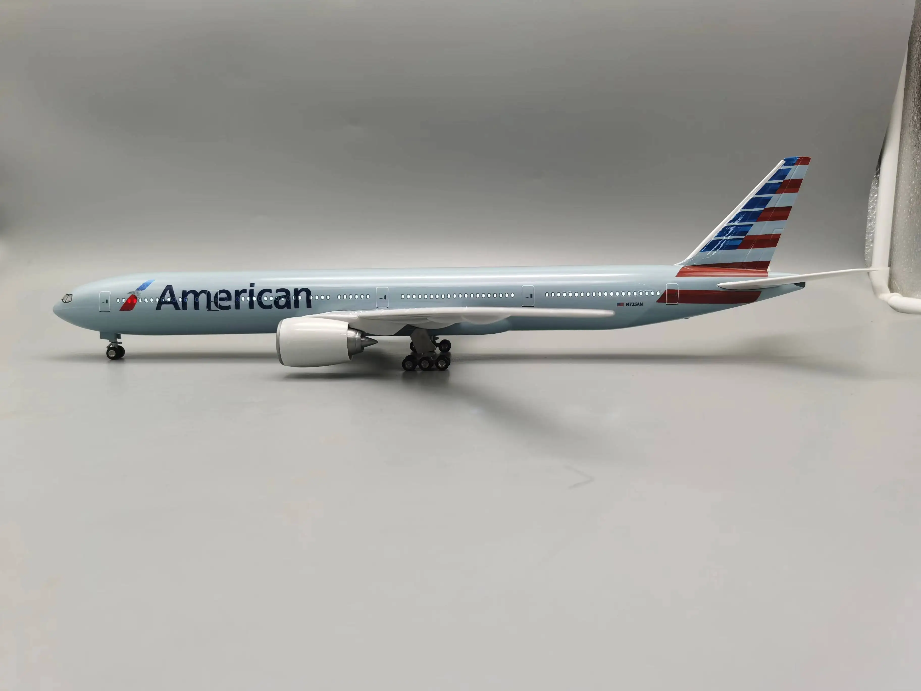 

Die-cast Airplane 47CM Large Model Aircraft American B777 Plane Models Toy Planes Airplanes American Airlines 777 for Collection