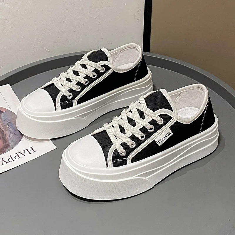 Dicke Sohle atmungsaktiv neue Herbst Leinwand Schuhe Damen Sport Freizeit schuhe erhöhte Schnürung kleine weiße Schuhe Board Schuhe