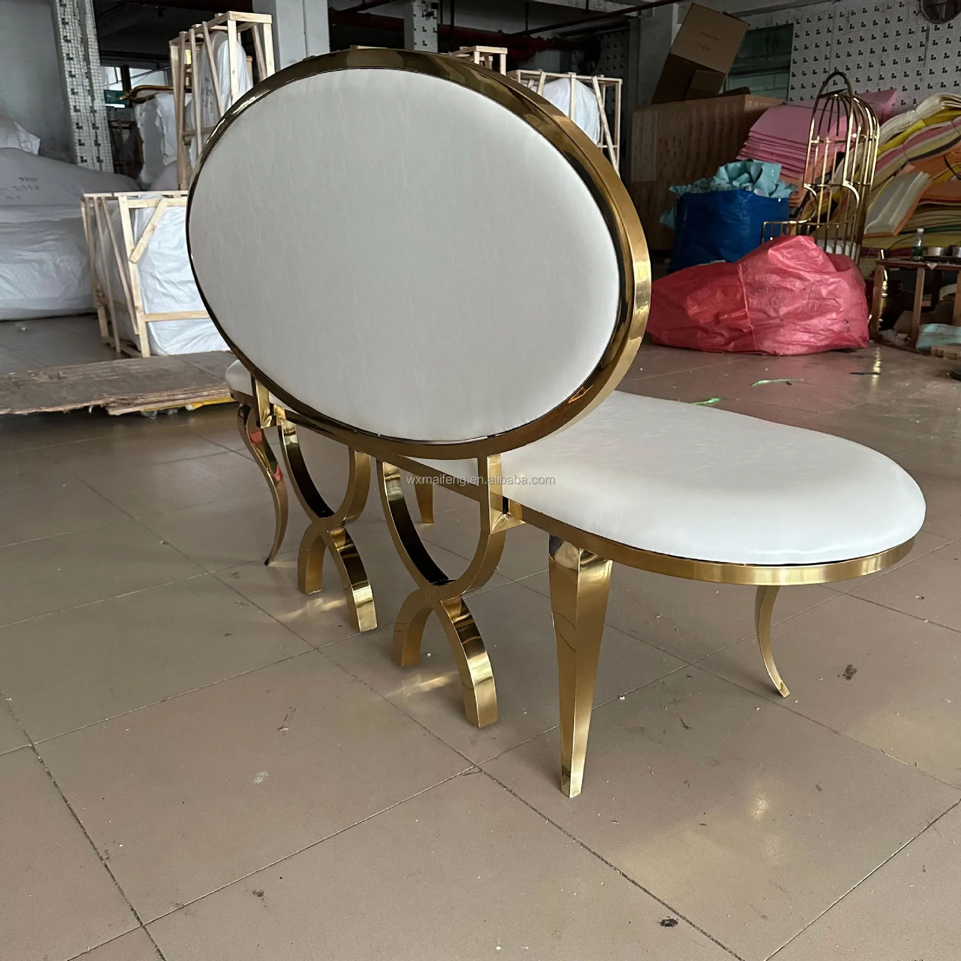 Wholesale Luxury White and Golden Single Sofa High Back Classic Wedding Banquet King Queen Royal Throne Chair