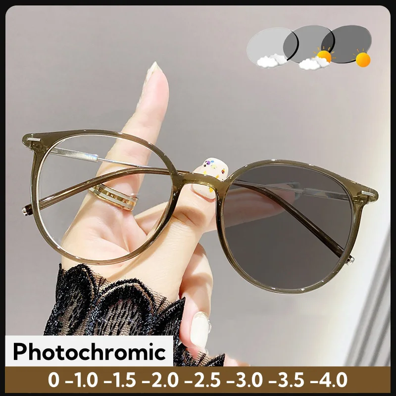 

High Quality and Versatile Circular Large Frame Photochromic Myopia Glasses Anti Blue Light Blocking Eye Protection Clear Lens