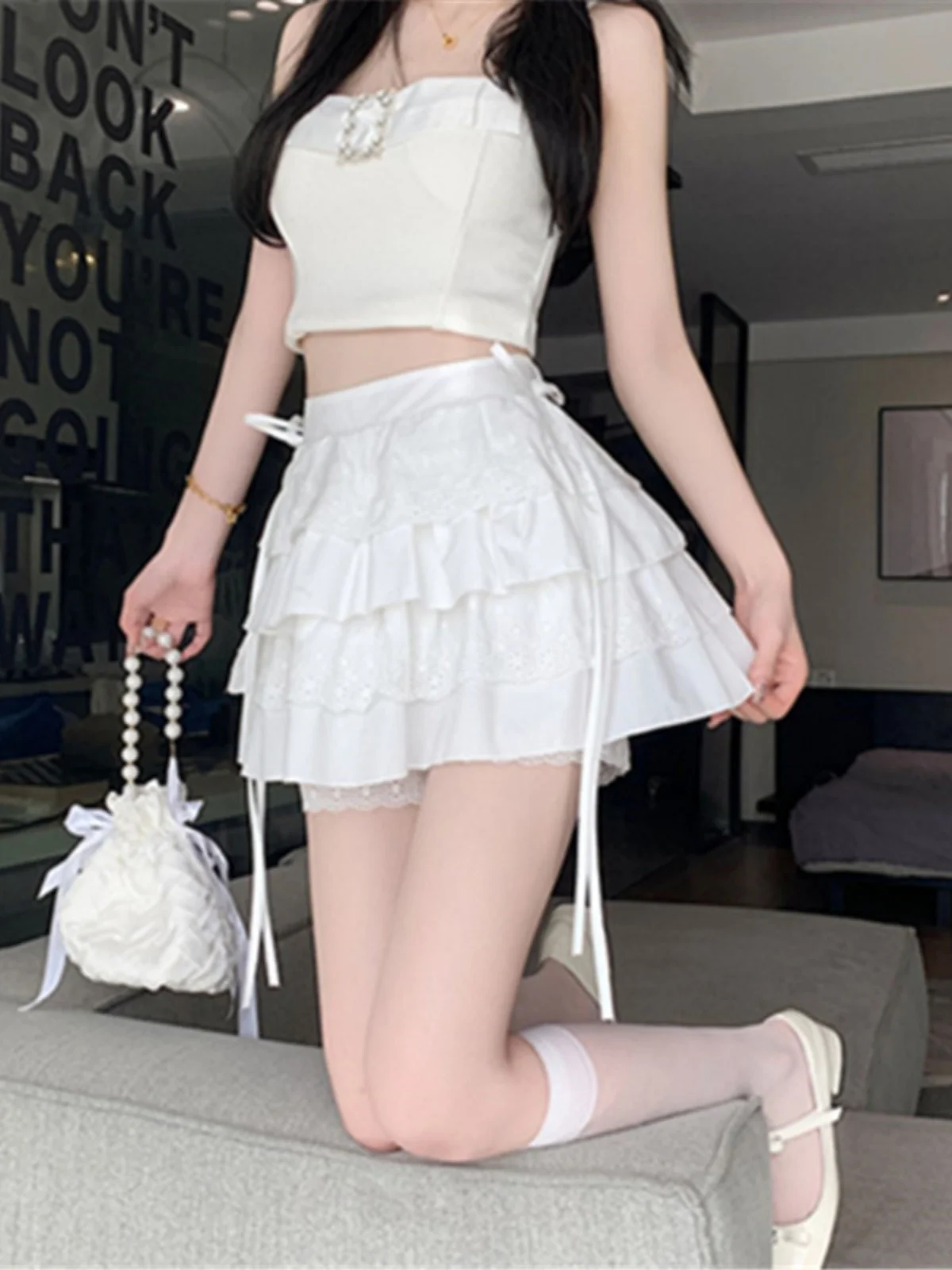 

Белая кружевная короткая юбка с объемной вышивкой и бантом, с завышенной талией, летний стиль, А-силуэт, балетный тренд, женская мода
