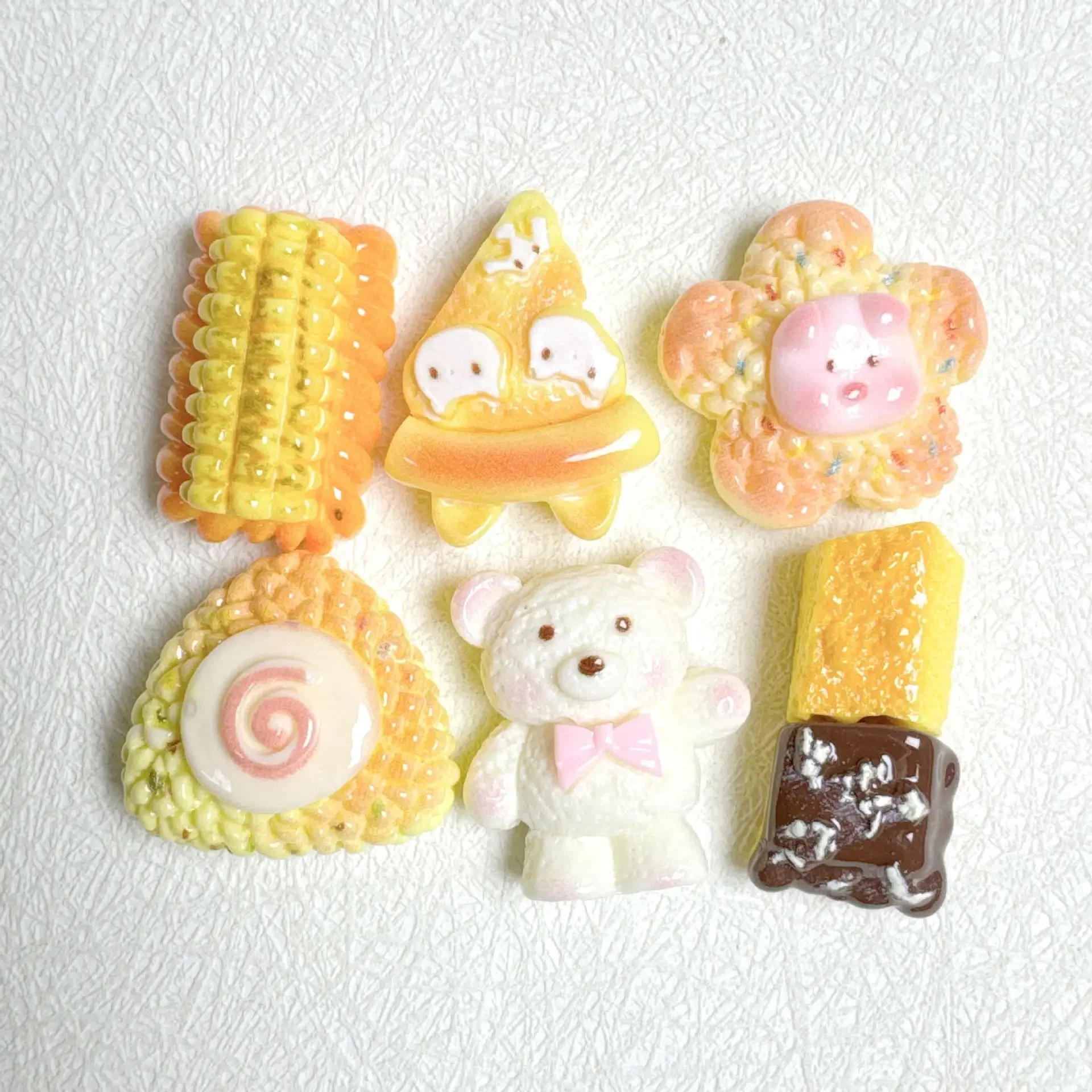 Resin Cartoon Fake Food Cake Bear Miniature Flatback Charms, DIY Fridge Magnet Decoration, Cabochons for Scrapbooking Craft