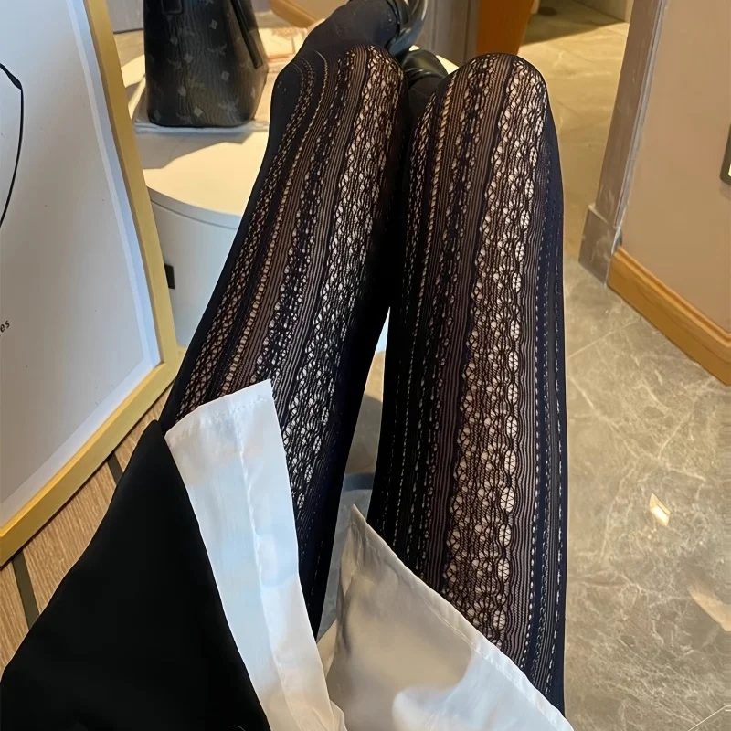 مثير أبيض أسود لوليتا جوارب جوفاء الدانتيل شبكة القاع جوارب طويلة اليابانية القوطي الأزهار الروطان تخزين الجوارب الكلاسيكية الساخنة