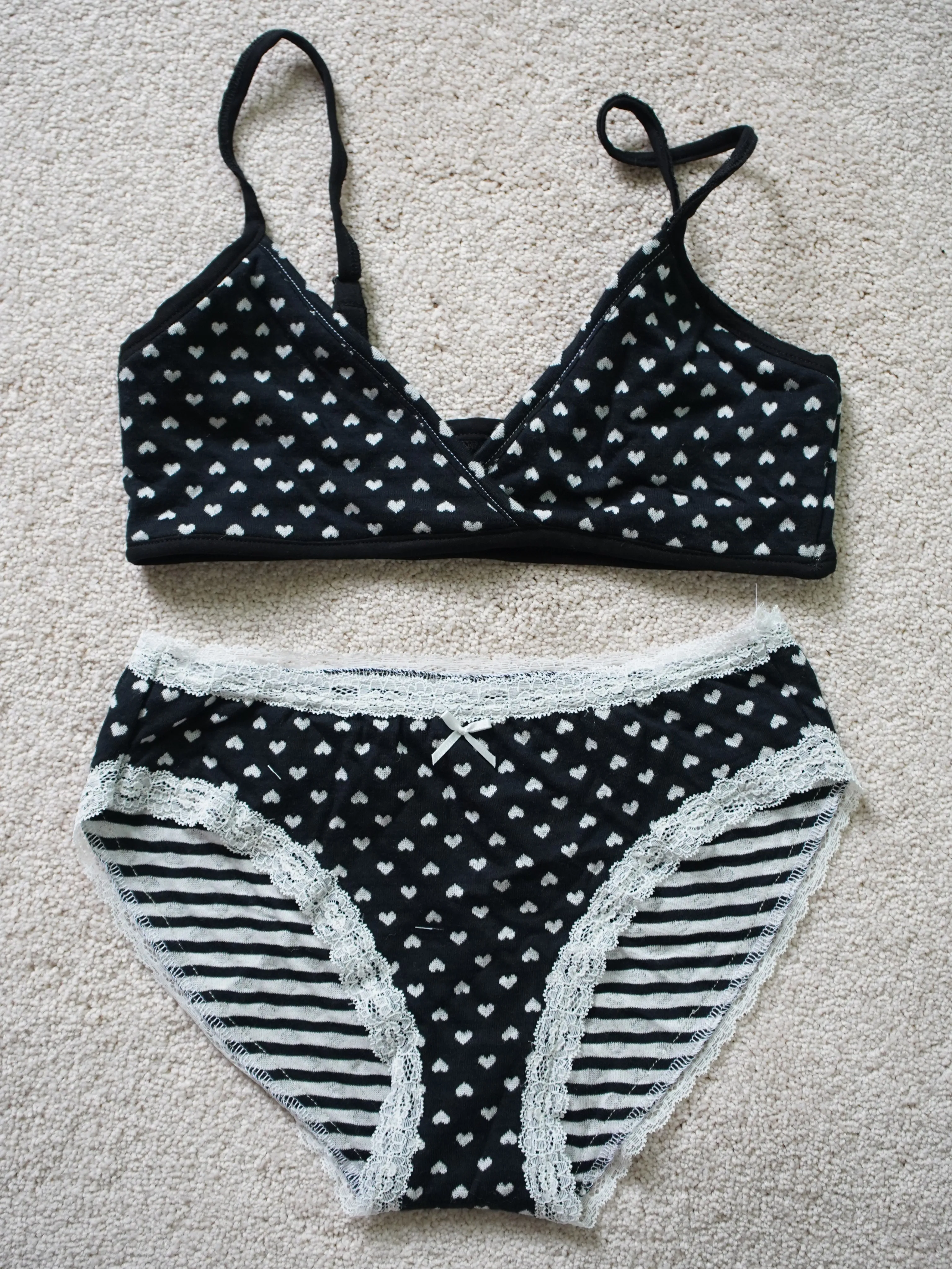 

Hearts Cotton Bra Panties 2 Pieces Sets Women V-neck Slim Bras with Bow Lace Trim Underwear Casual Sweet Home Pajama Set New