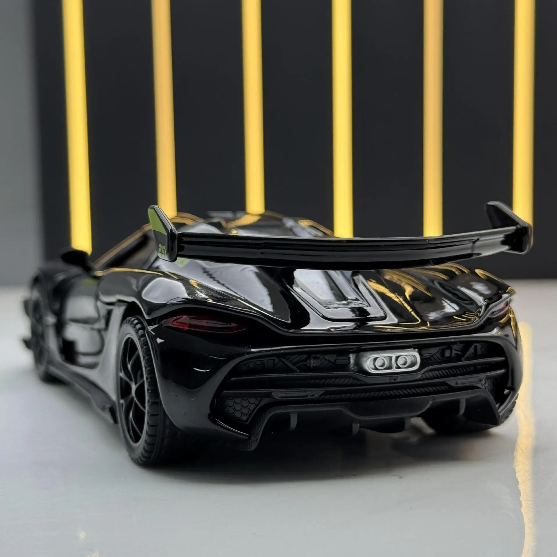 Voiture de sport en alliage, édition limitée, modèle 1:32, son et lumière, voiture jouet pour enfants, Collection d'ornements de table, cadeaux pour enfants