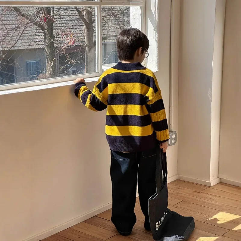 الأطفال 2025 الخريف والشتاء سميكة شريطية الحياكة زر صبي وفتاة التلبيب سترة دافئة وأزياء الاطفال الملابس