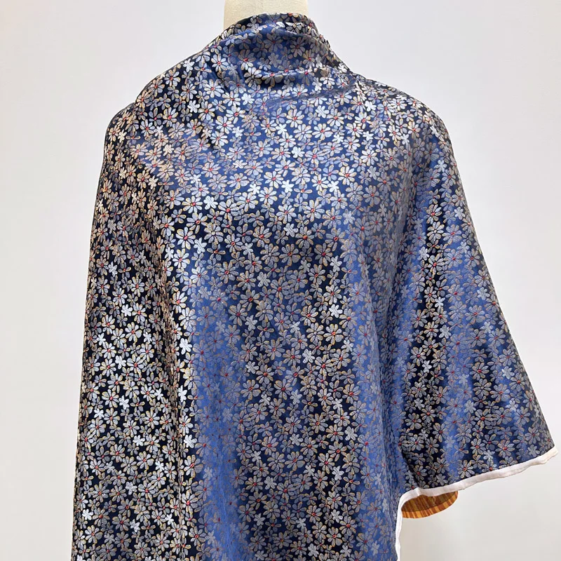 

Предварительно вырезанная жаккардовая декоративная ткань премиум-класса с цветами, темно-синяя парча с цветочным рисунком ромашки для подушек для платья и проектов DIY