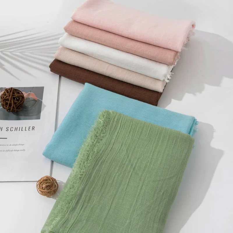 

Cotton and linen spring and autumn solid color scarves, sunscreen and warm shawls, simple necklaces, fringed scarves