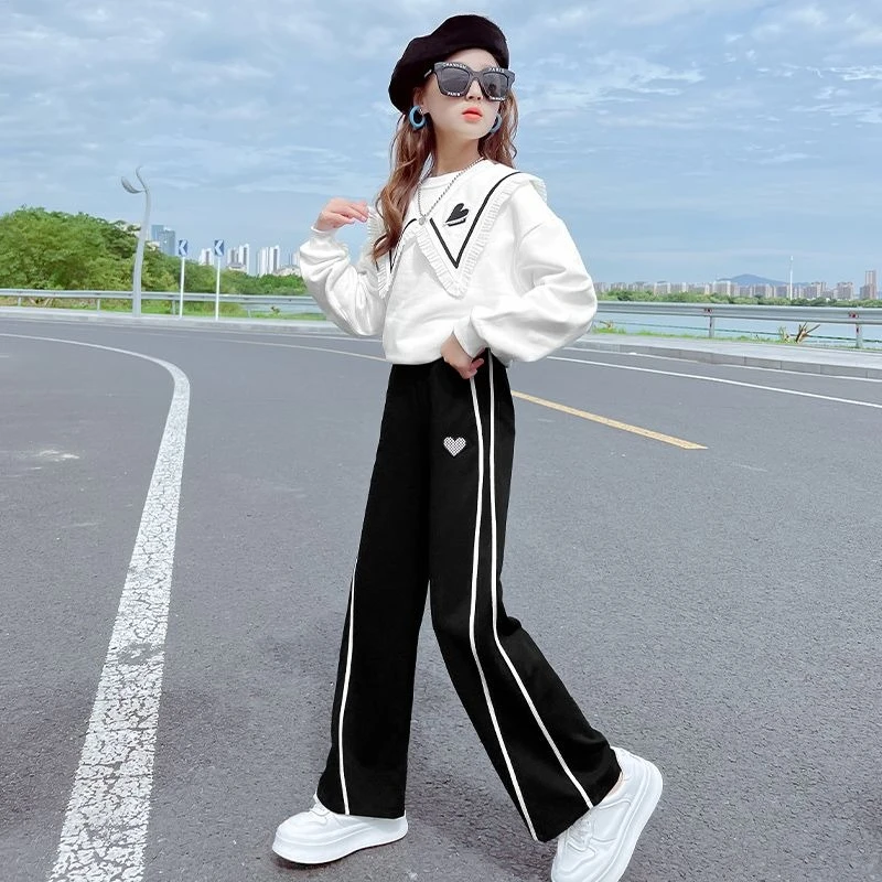 Trendy Tween Girls' Straight Leg Jeans for Spring Loose Fit Sporty Wide Leg Pants for Kids Stylish Kids' Outdoor Active Wear
