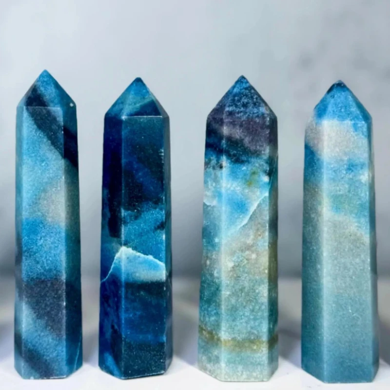 Image of Ein einzigartiger Ptolemaischer Kristallturm, ein duftfreier Kristall-Schmuck, geeignet für die Dekoration von Zuhause und Büro.