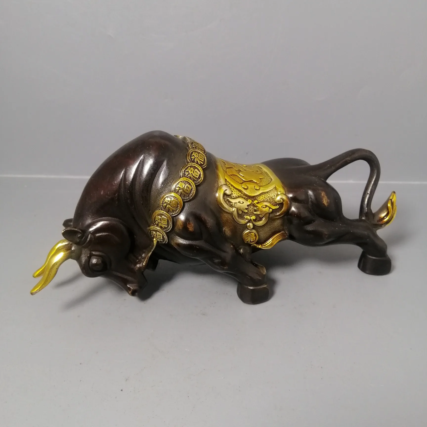 

Wall Street cattle Bronze fengshui wealth Fierce Bull OX Statue Metal crafts family decorations