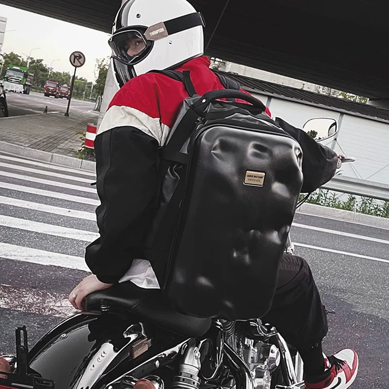 Motorcycle riding bag, mecha-style backpack, men's and women's motorcycle riding helmet bag, hard shell can hold full helmet