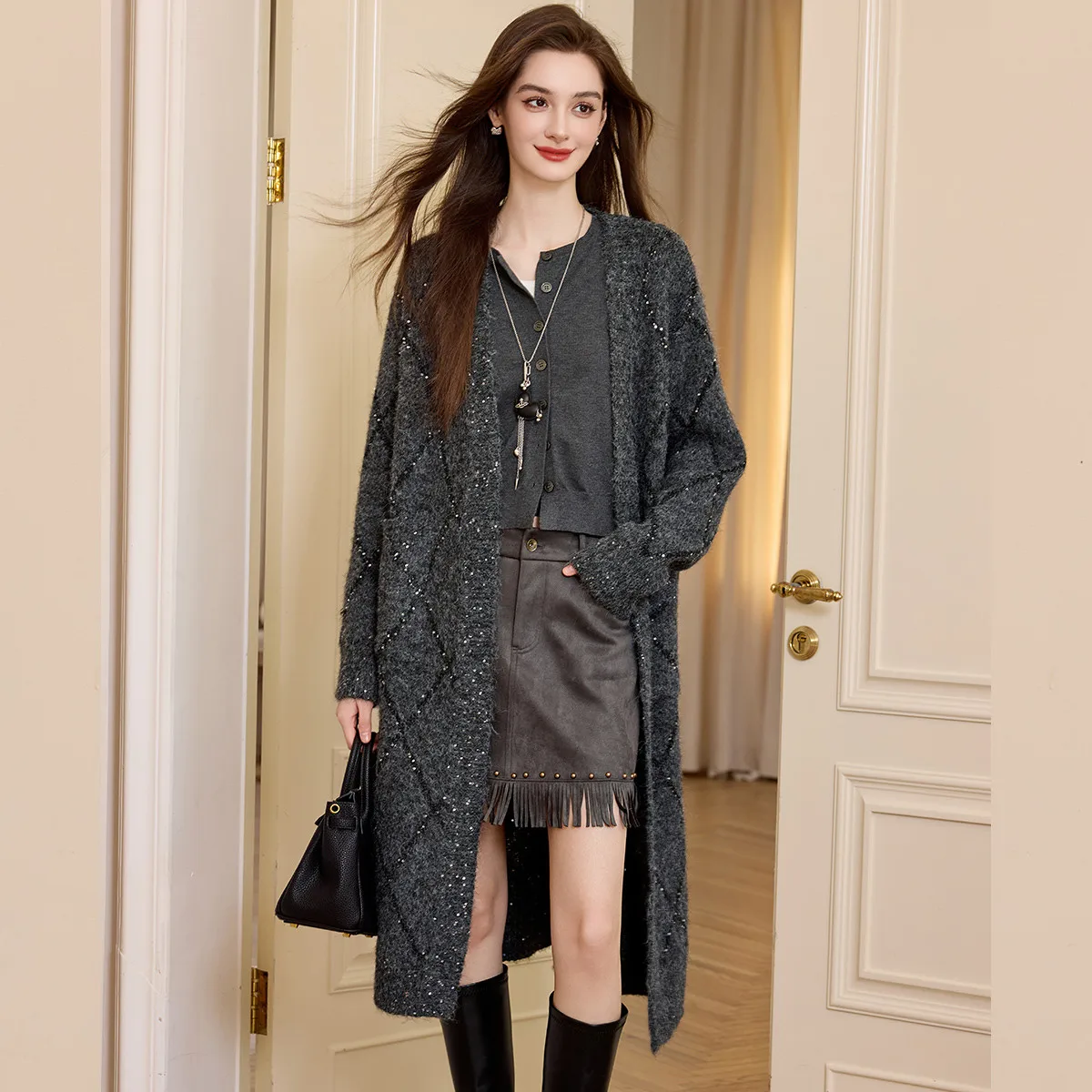 

LOUIS YAO длинное вязаное пальто Lazy-chic, зимние свитера 2024, мерцающий шелковый женский кардиган с ромбовидной текстурой, свободный крой