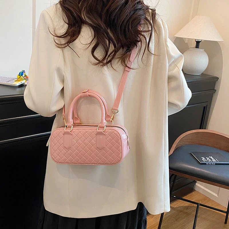 

Designer Classic Crossbody Bag For Women, Durable Leather Messenger Bag With Comfort Strap, Elegant Handbag