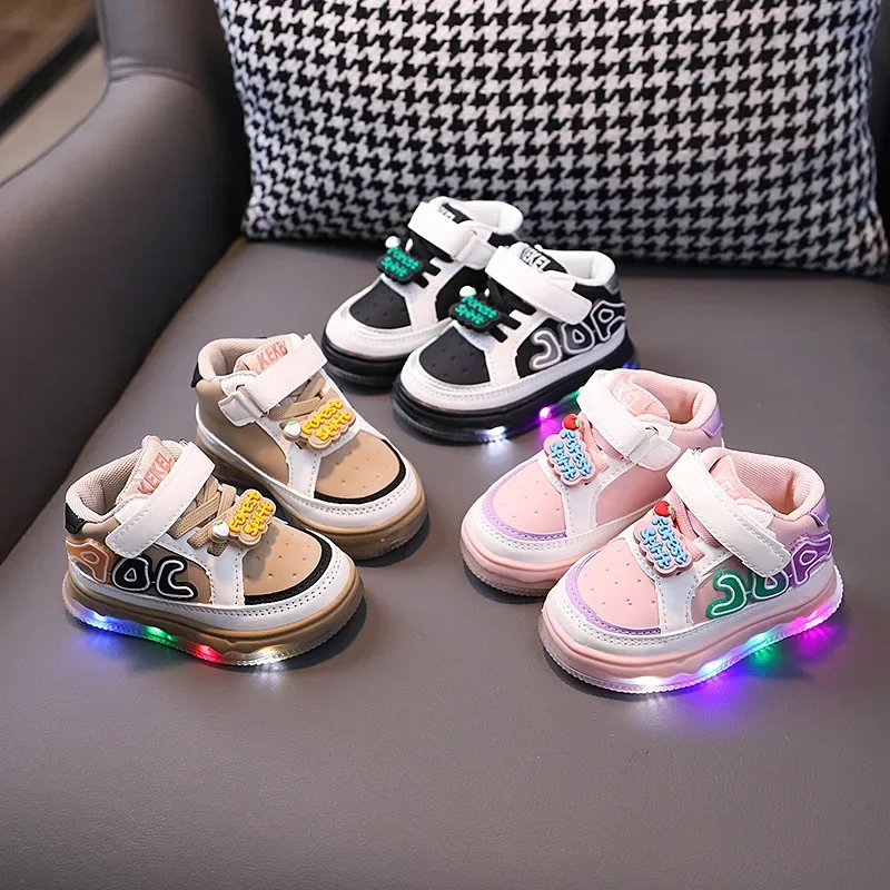 Light Up Sports Shoes for Young Children Fashion Leather Luminous Kids Sneakers Baby Toddler Shoes New Girls Boys Board Footwear view 2