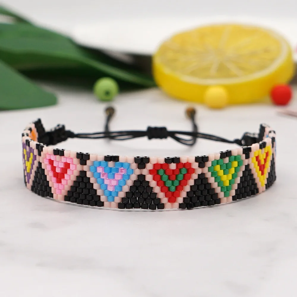 

ZGMXR Браслет из рисовых бусин в форме сердца Регулируемый модный простой Радужный ручной работы с узором Градиентный цвет Богемный браслет из бисера
