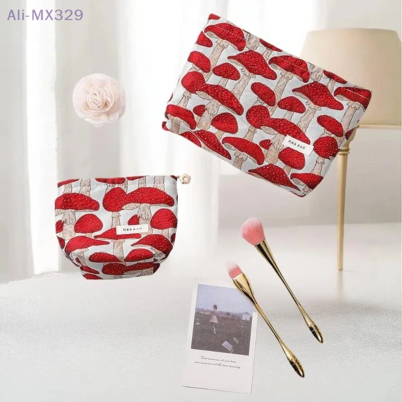 

{MX329} Retro Artistic Mushroom Jacquard Fabric Makeup Bag Portable Women's Clutch Zippered Square Toiletry Bag