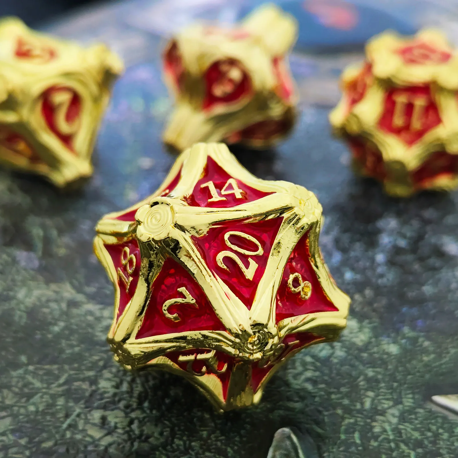 مجموعة نرد معدنية DND Dungeon and Dragon لألعاب الطاولة مجموعة RPG مكونة من 7 قطع مع تصميم فريد من نوعه D20 لعب الأدوار