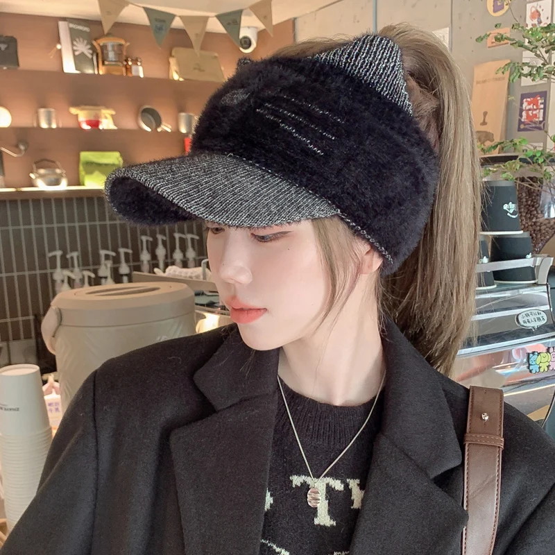 Women\'s solid color cute kitten ponytail empty top hat, winter warm wool duck tongue hat, suitable for daily travel