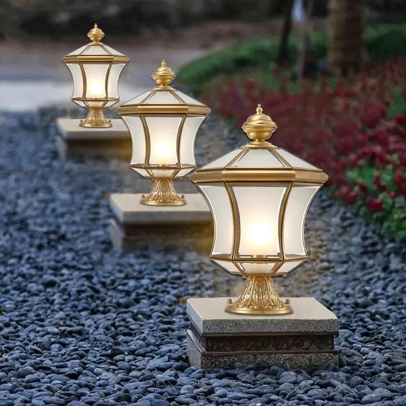 High Quality  Outdoors Material Copper Solar Pillar Gate Lamp Post Main Gate Lamp Modern Outdoor Pillar Light