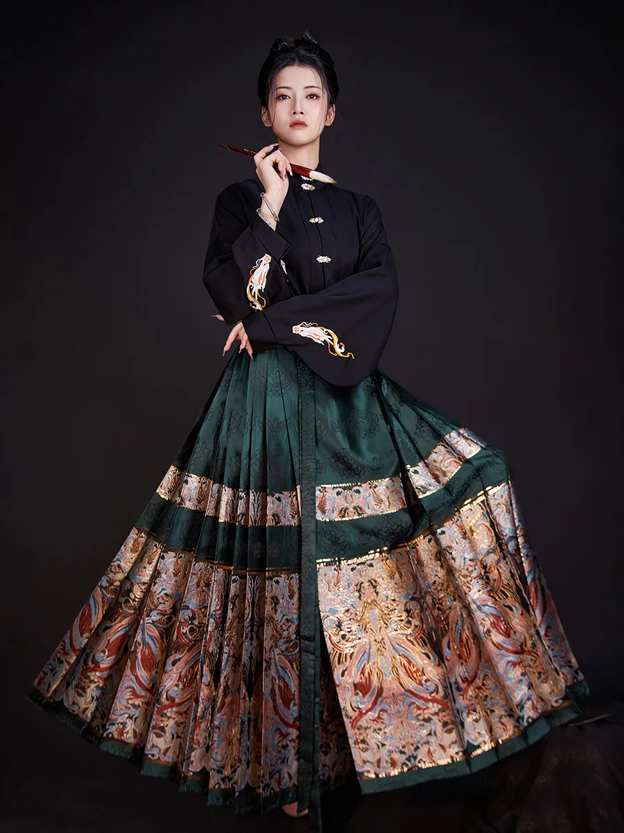 

Новый оригинальный китайский комплект юбок Ханьфу в стиле династии Мин, длинная юбка А-силуэта, традиционная культурная одежда, эксклюзивно онлайн.