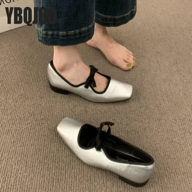 Scarpe da donna con punta quadrata argento dal design di piccola nicchia nuova scarpa singola alla moda con fondo piatto casual primaverile dal temperamento semplice