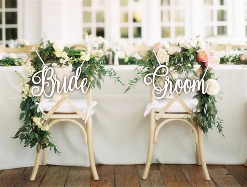 2pcs Groom Bride Wooden Signs Wedding Wood Hanging Tags Groom Bride Door Hanger Groom Bride Wooden Pendant for Anniversary Party