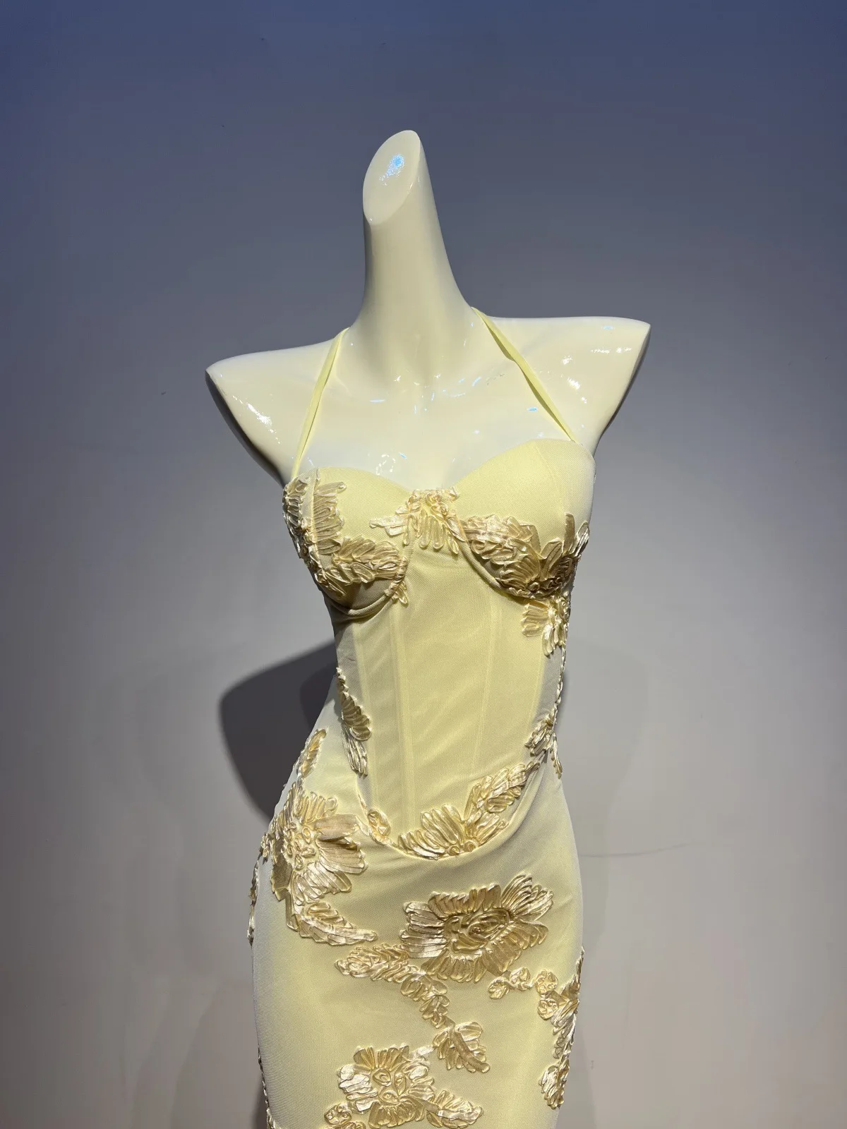 2025 Donne Celebrity Sexy Senza maniche Ricamo Fiori Abiti blu Abito Elegante Evening Party Club Vestido