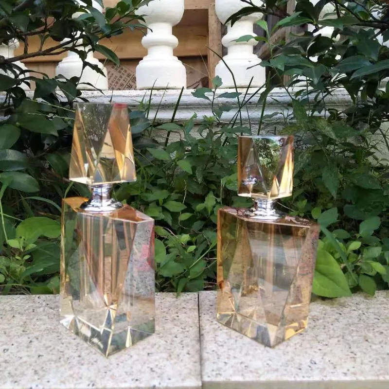 Home decoration ornament crystal perfume bottle, crystal aromatherapy, all handmade crystal home soft decoration gift ornament
