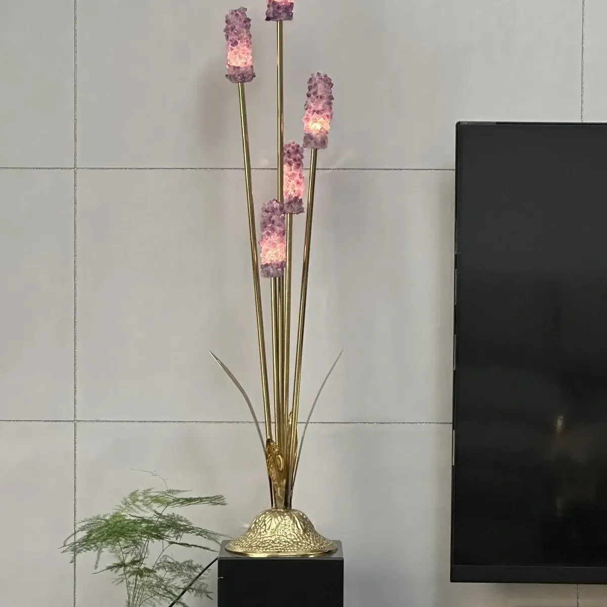 High-End Amethyst Flower Table Lamp - Light Luxury Design, Perfect for Living Room TV Cabinet Decor