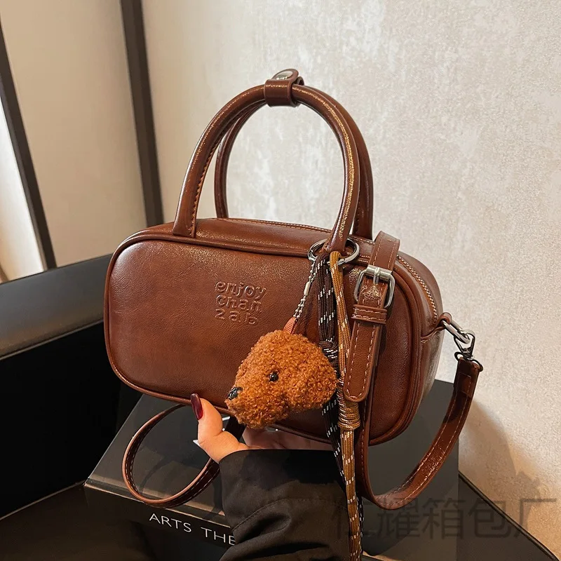 Popular Retro Small Handbags Women2024New Autumn and Winter Simplicity Western Style Small Square Bag Shoulder Me