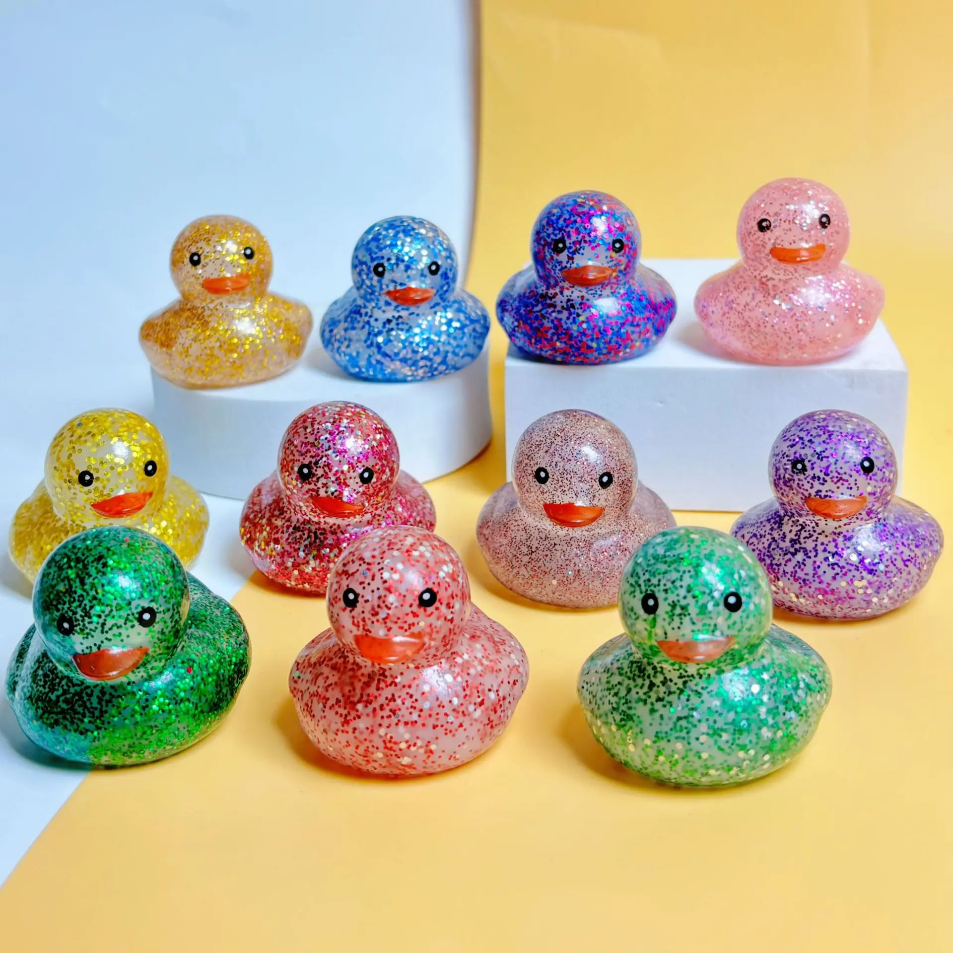 Nuevo 1/6/10/20/50 Uds patos de goma con purpurina de colores surtidos patos chirriantes adornos de coche pato para decoración del salpicadero del coche