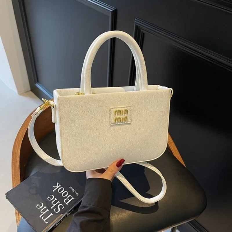 

Casual Trendy Messenger Bag for Busy Women Daily Use Large Capacity Waterproof Solid Color Simple