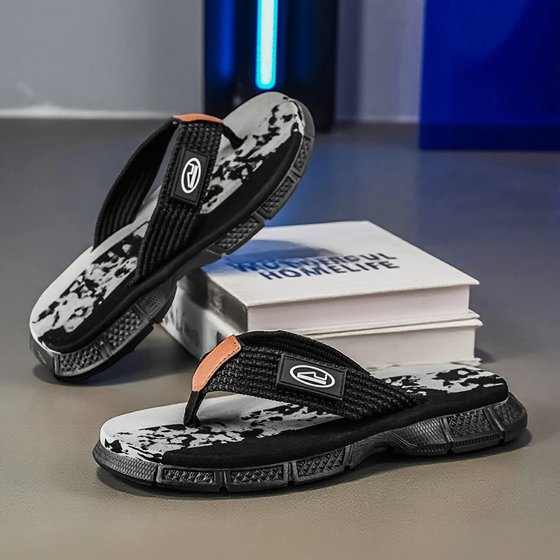 

Man Non-slip Home Slippers 2026 Summer New Men's Flip Flops Indoor Outdoor Beach Sandals Thick Soft Sole Bathroom Slides Shoes