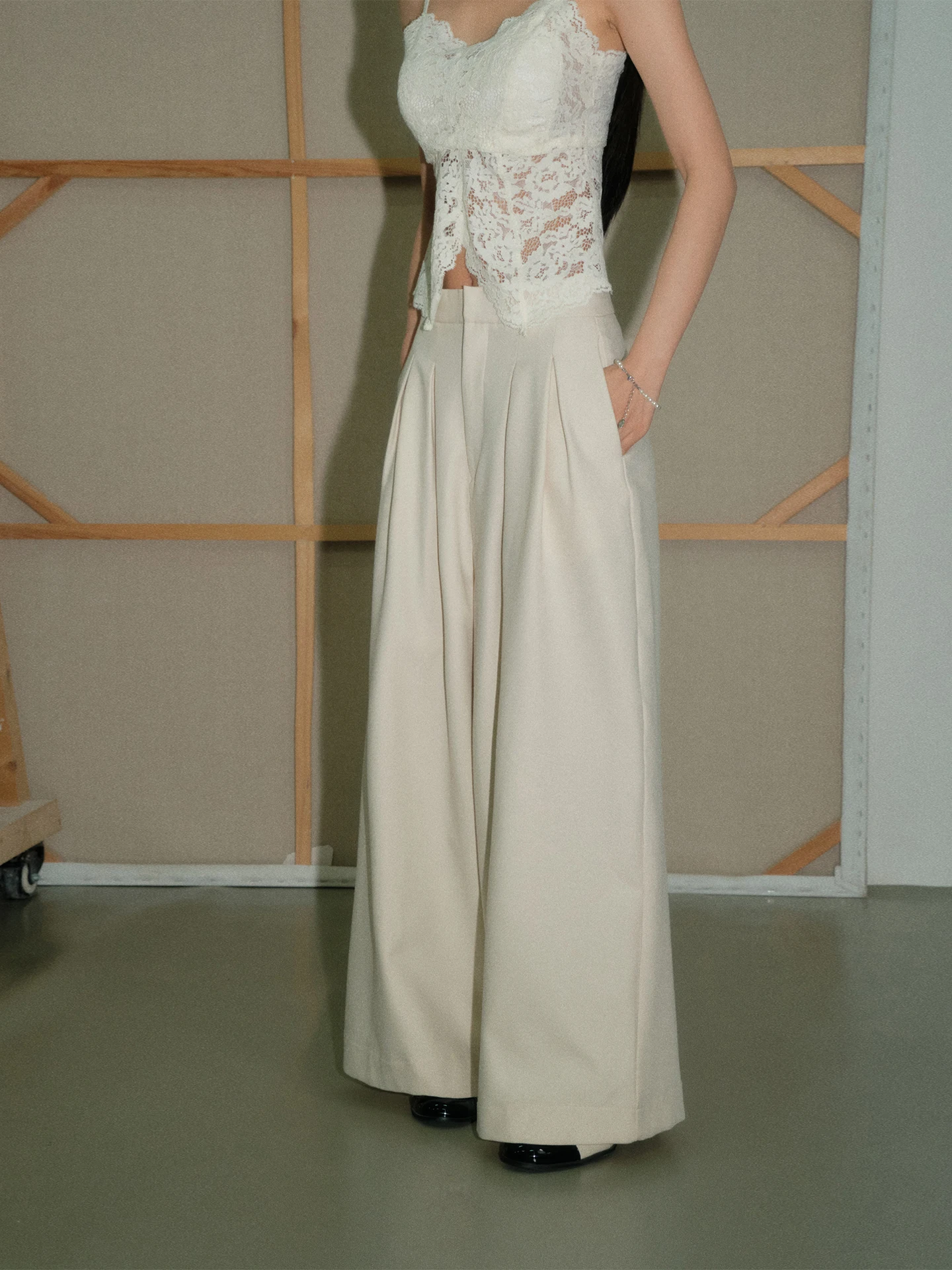 

Брюки Olivia Duo плиссированные прямого кроя свободного силуэта бежевого цвета для женщин, осенние повседневные, стройнящие, модные, длинные, для офиса