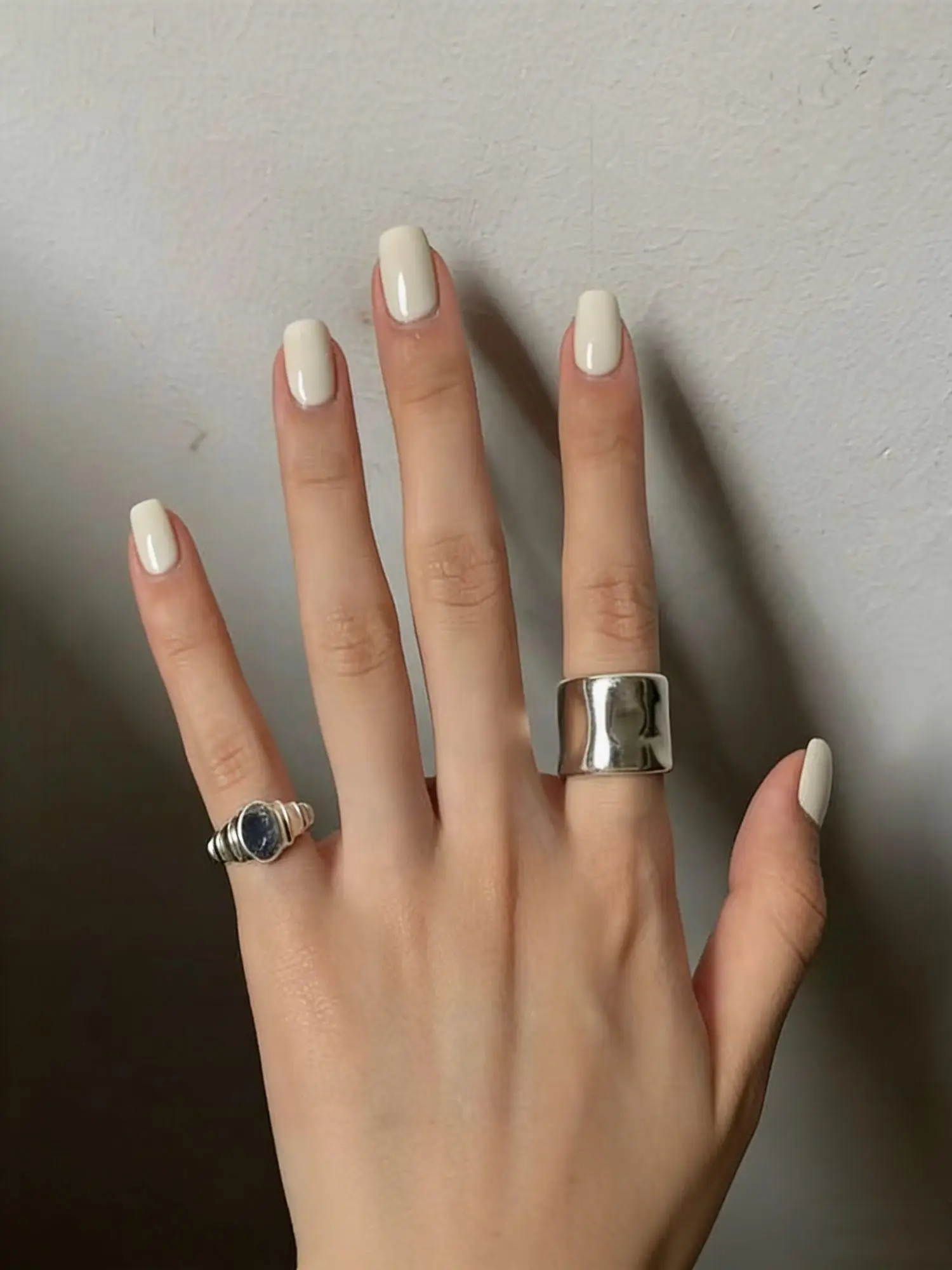 

24Pcs/Set Solid Color Press on Nail Piece Acrylic Round Head Short Fake Nails Finished Removable Senior Wearing False Nails Art